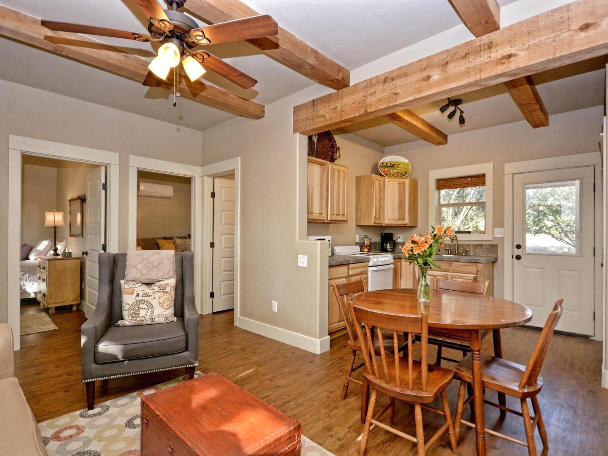 Cabins At Flite Acres - Mountain Laurel Wimberley Exterior foto